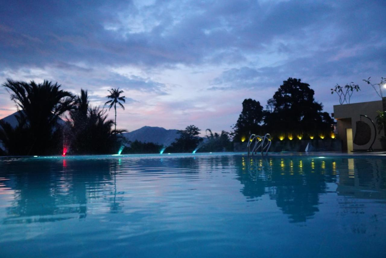 Jhoanie Hotel Tomohon Ngoại thất bức ảnh